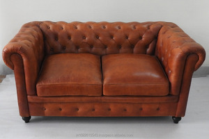 Sofá Chesterfield de cuero de dos plazas, sofá de cuero auténtico Vintage - Product Image 3