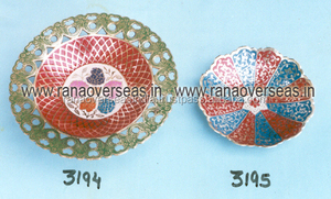 ที่ใส่เทียนทีไลท์ทองเหลืองในงาน meenakari สำหรับตกแต่งบ้านพร้อมกล่องของขวัญสำหรับคริสต์มาส - Product Image 2