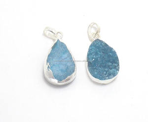 Piedra preciosa Druzy natural con colgante de collar de joyería de moda hecho a mano Chapado en plata galvanizada - Product Image 1