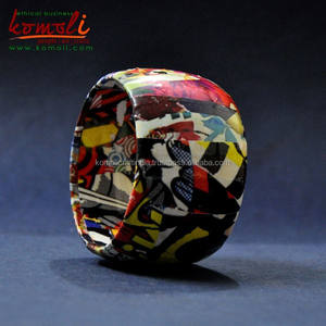 กำไลข้อมือเดคูพาจแบบกำหนดเอง ทำจากกระดาษมาเช่และไม้ - Product Image 4