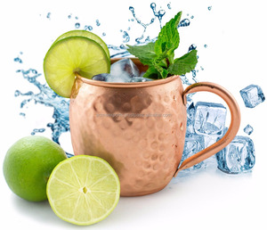 Tazas de cobre martillado hechas a mano con mango de latón, ideales para bebidas refrigeradas, diseño elegante, duradero y listo para regalar - Product Image 1