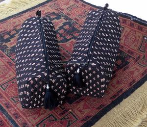 Vente en gros de sacs pochette matelassés en coton tissu imprimé en bloc avec fermeture éclair pochette à cosmétiques accessoires pour femmes utilisation en voyage à la plage - Product Image 2