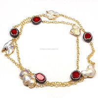 Collier long en alliage plaqué or antique avec perles baroques et motif corail, idéal pour les fiançailles, les mariages et les occasions festives