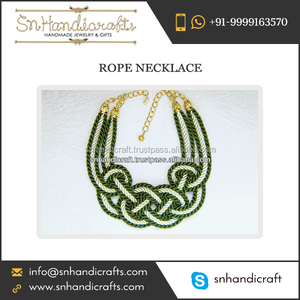 Collier tendance de qualité supérieure en corde marine vert olive de marque - Product Image 1