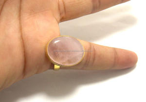 แหวนพลอยโรสควอตซ์ปรับได้ทำด้วยมือชุบทองธรรมชาติสำหรับงานแต่งงานหรืองานครบรอบ - Product Image 3