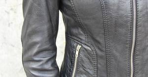 Fabricant de vestes en cuir pour femmes de qualité supérieure Style motard Vêtements d'extérieur pour femmes à la mode pour une utilisation décontractée et en toute saison - Product Image 3