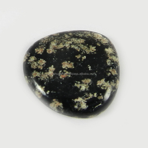 25มม. ดอกไม้ไฟที่มีคุณภาพดีที่สุด Obsidian 4.62 Gms หัวใจอัญมณี - Product Image 1