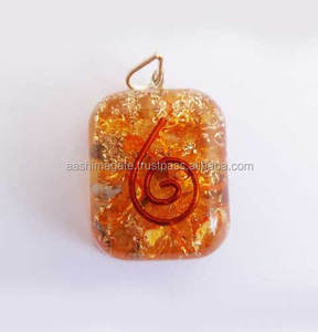 Vente en gros Fait à la main Style Feng Shui Orange Onyx Orgone Curve Square Pendant Energy-Jewelry with Semi-Precious Stone Craft - Product Image 1