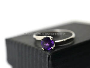 Anillo Clásico de Amatista Africana con Piedra Preciosa Natural, Plata de Ley con Engaste Pavé, Joyería para Compromiso, Boda o Regalo - Product Image 3