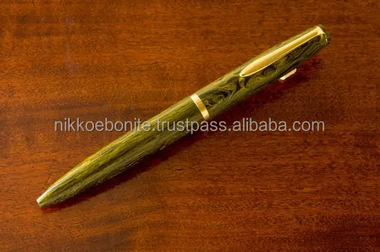 ปากกาลูกลื่นญี่ปุ่นคุณภาพสูงพร้อมไส้ปากกาไขว้ทำจากวัสดุ Ebonite สีดั้งเดิม