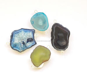 Colgante de latón chapado en oro estilo clásico bohemio hecho a mano cuarzo Solar Natural multipiedra preciosa Ajuste de bisel de piedra natal galvanizado - Product Image 1