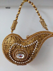 VE30A Handmade Vintage Indian Metal Evening Bag Exclusive <b>Bridal</b> Design for Special Events and Marriage Parties - Product Image 3
