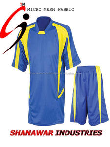Maillot d'entraînement de football personnalisé Ensemble de vêtements de sport pour enfants pour garçons Uniformes pour le football Service OEM disponible - Product Image 4