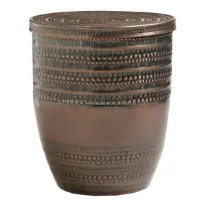 Mesa de centro de diseño en relieve Mesa auxiliar de aluminio de metal Forma redonda Acabado en bronce Muebles decorativos para sala de estar - Product Image 1