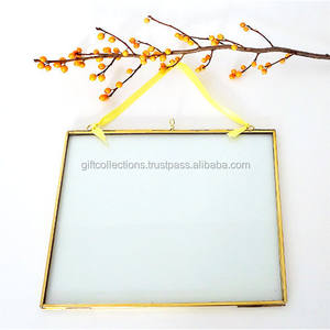 Marco de fotos de vidrio de calidad superior hecho a mano, Marco colgante para decoración de dormitorio con material metálico exportado a la India - Product Image 2