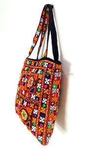 Bolso de Hombro Bordado con Elefantes de Gujarat para Mujer, Nuevo Estilo, Bolso Indio de Kutch, Opción de Compra al por Mayor Disponible - Product Image 4
