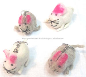 Porte-clés en feutre de lapin de conception népalaise faite à la main Unique et élégant pour porte-clés - Product Image 1