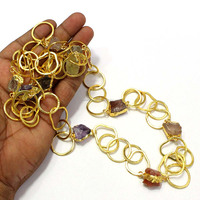 Collier ras du cou pour femme en alliage plaqué or 22 carats, motif croix et lettres, pierres brutes, maillons longs, idéal pour les fêtes, fiançailles et anniversaires