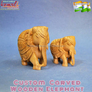 Éléphant en bois sculpté à la main indien, souvenir traditionnel et sculpture en bois décorative pour la décoration de la maison ou du bureau - Product Image 4