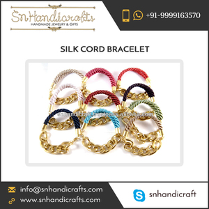 Pulsera de Cordón de Seda y Algodón Hecha a Mano, Disponible a Bajo Precio de Mercado - Product Image 1