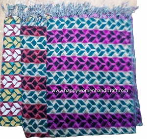 ผ้าคลุมไหล่แบบเนปาล (ผ้าคลุมไหล่จากขนแพะ) งานฝีมือผู้หญิงที่มีความสุข งานแสดงสินค้าการค้าที่เป็นมิตรต่อสิ่งแวดล้อม ผ้าขนสัตว์ผสมอะคริลิกหลากสี HWH-NS4 สำหรับทุกเพศ NP - Product Image 3