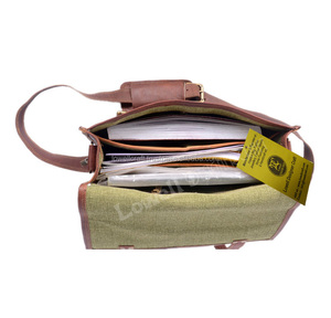 Sac à bandoulière élégant pour ordinateur portable en cuir artisanal LOWELL - Product Image 3