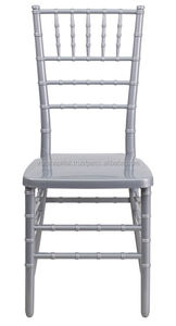 Chaise Tiffany en résine - Product Image 1