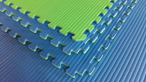 Tapetes de Gimnasio de Espuma EVA Encajables No Tóxicos, Cómodos, Dureza 30-45, Impermeables, Antideslizantes, 10 mm de Grosor, Tamaños Personalizables - Product Image 2