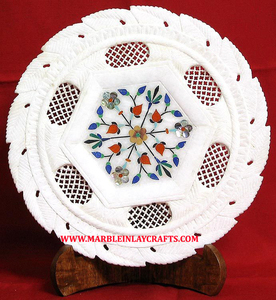 Assiette en marbre ronde de qualité supérieure et à prix abordable pour la décoration intérieure, assiette en marbre blanc fait main avec incrustations florales. - Product Image 2