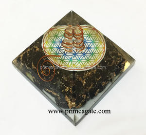Dernières pyramides de chakra en orgonite de tourmaline noire |   Protection du chakra racine en gros, guérison par le Reiki et protection contre les CEM en provenance d'Inde - Product Image 2