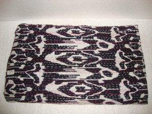 Venta al por mayor lote de edredón Kantha Ikat estampado Color negro estampado tela de algodón manta hecha a mano colcha edredón de Hotel bohemio - Product Image 4