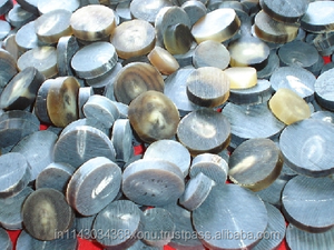 Botones en blanco para ropa, bocina de búhos naturales, por crafts galore - Product Image 2