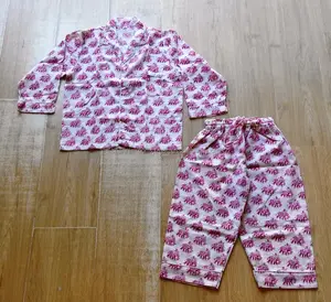 Bela Mão Bloco Impresso Algodão Kid Pijama Conjunto Com Manga Longa Frente Bolso Camisa & Comprimento Total Calça Com Piping Decoração Pj