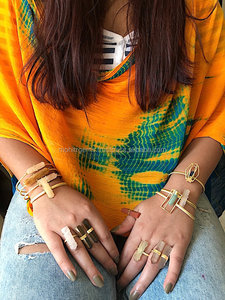 Brazalete de Aleación Ajustable para Mujer, Estilo Lápiz, con 3 Piedras de Cuarzo, Hecho a Mano, Personalizado, al por Mayor, Sin Níquel - Product Image 4