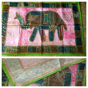 Tenture murale brodée vintage de coureur de patchwork de tapisserie d'éléphant indien - Product Image 4