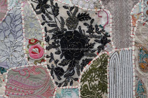 Tapisserie Suzani blanche en patchwork, fabrication indienne, nouvelle collection 2016 - Product Image 4