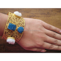 Bracelet manchette ovale ajustable pour femme en agate blanc sucre bleu foncé, filigrane artisanal complexe, alliage orné de pierres précieuses