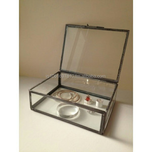 Boîte à bijoux en verre avec cadre en nickel noir et couvercle transparent pour le rangement et la présentation - Product Image 1
