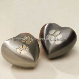 Urnas de cremación con estampado de pata - Product Image 1