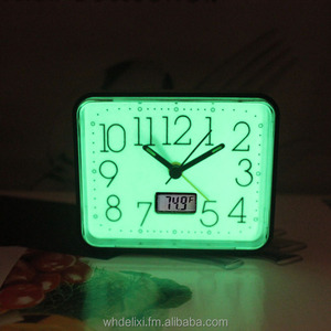Reloj Despertador Cuadrado Luminoso con Temperatura, Reloj Despertador que Brilla en la Oscuridad - Product Image 1