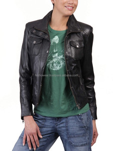 Veste en cuir de motard élégante pour femmes en peau de mouton douce pour l'hiver et une tenue décontractée avec fermeture à glissière tendance et design ajusté - Product Image 5