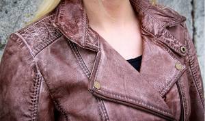 Premium Women <b>Leather</b> <b>Jacket</b> Vintage Style with Desert Look and Washed Finish Stylish Outerwear for Casual and Seasonal Wear - Product Image 4
