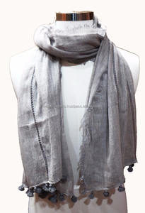 Châle écharpe à glands en coton rose Accessoire traditionnel élégant pour les tenues de printemps Châles traditionnels - Product Image 2