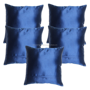 Cui — housse de coussin 111 soie, cinq pièces - Product Image 2