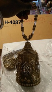 H4086 Sacs fourre-tout de soirée or et argent à la mode avec pochette en métal faits main Sacs à main perlés pour dames Achats en ligne en Inde - Product Image 2