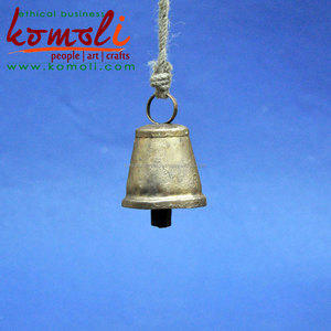 Tùy Chỉnh Thiết Kế Nhỏ Mộc Mạc Trang Trí Nhà Cowbells Ấn Độ Bán Buôn Bò Chuông Trên Cây Gai Dầu Handmade - Product Image 5