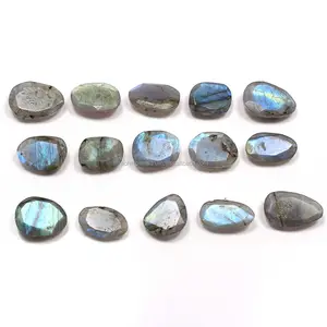 Pierres précieuses en vrac bleu Laboridite de coupe fragile super fine Pierres précieuses minérales de quartz Mohit R Gemmes 8-25mm Forme inégale - Product Image 1