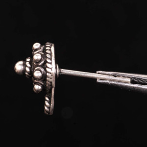 Diseño de calavera de Plata de Ley 925 sólida de alta calidad, 11x8 MM, cuentas sueltas de 1,30 gramos, lote al por mayor, fabricante y exportadores indios - Product Image 2