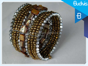 Pulsera gargantilla con cuentas en forma de bola Vintage hecha a mano joyería de aniversario a la venta - Product Image 3