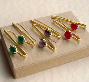 Pendientes de Botón de Aleación de Cuarzo en Forma de V, Modernos, Chapados en Oro de 18K, Libres de Níquel, Unisex, para Fiestas, Bodas, Compromisos, Aniversarios - Product Image 3